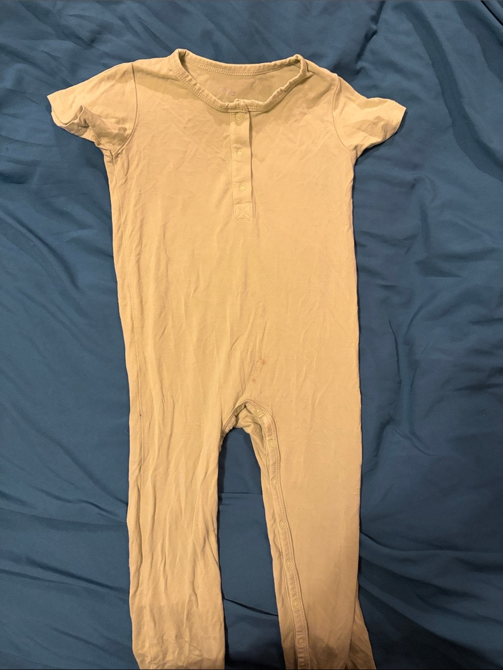 Kyte BABY Cream Short-Sleeve Henley One-Piece
